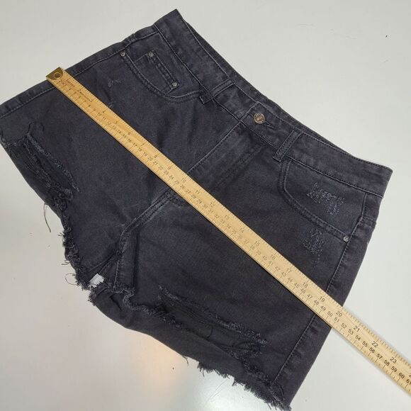 8 NASTY GAL DENIM BLACK CUT OFF HIGH RISE FESTIVAL SHORTS LIKE NEW - Picture 6 of 13